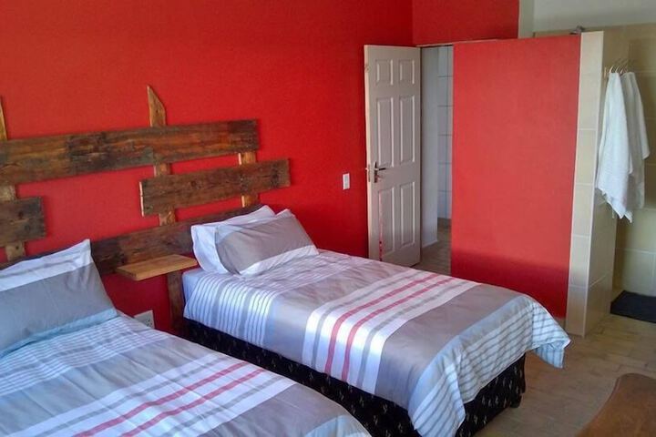 Room 8 of 11