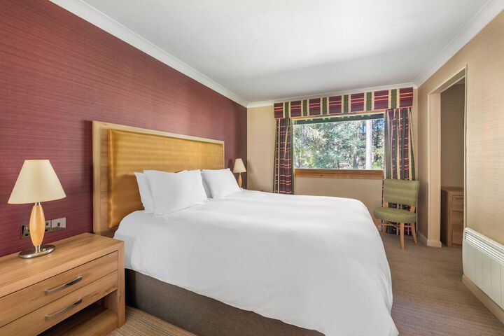 Room 10 of 83
