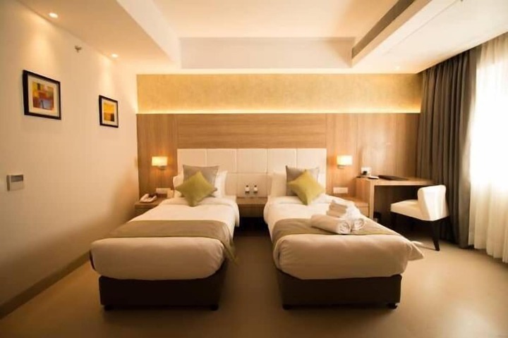 Room 5 of 30