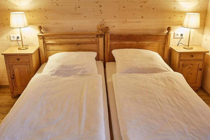 Room 4 of 48