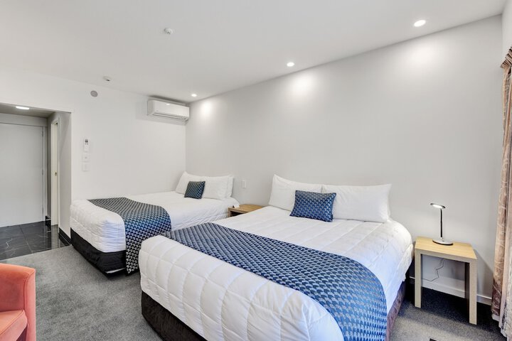 Room 47 of 122