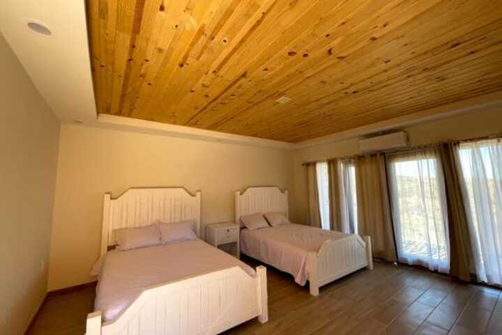Room 3 of 84