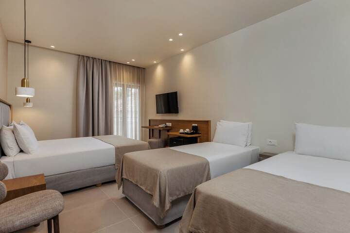 Room 53 of 184