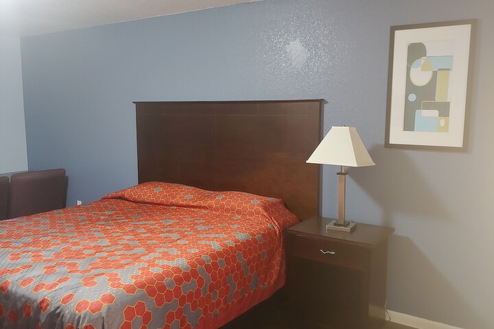 Room 9 of 18