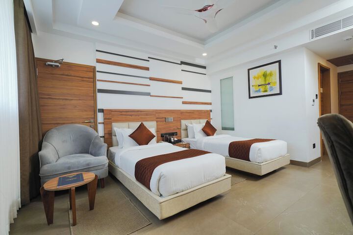 Room 8 of 62