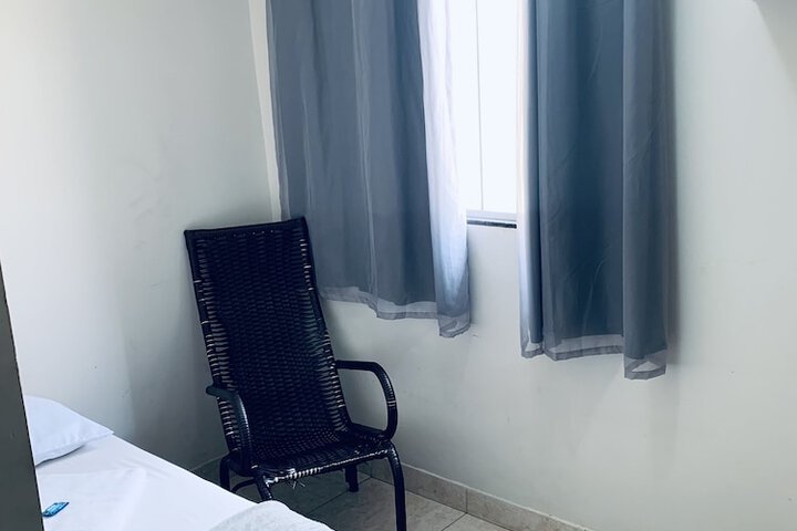 Room 6 of 32