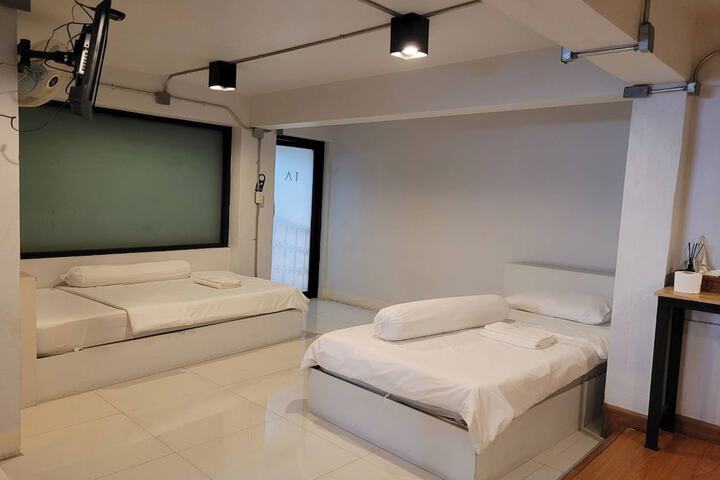 Room 41 of 77