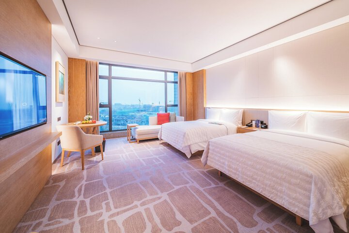 Room 28 of 135