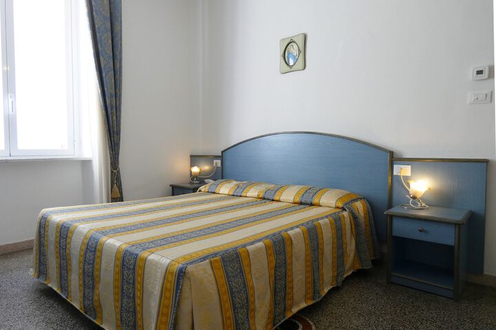 Room 9 of 46