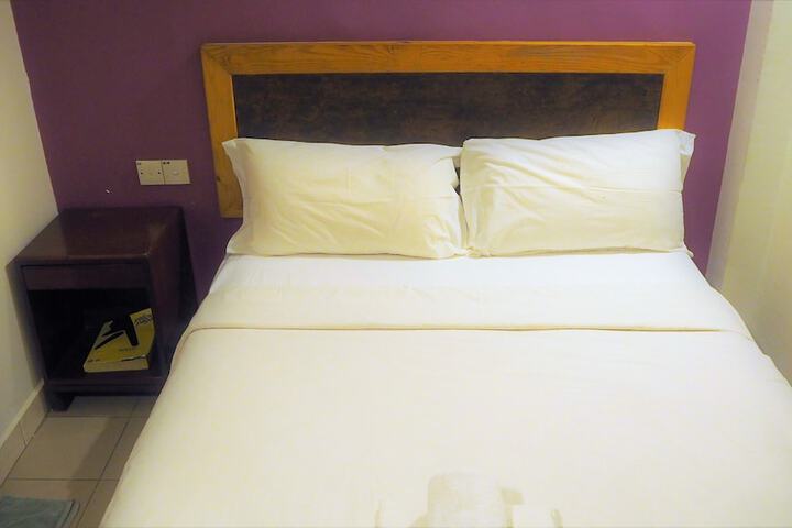 Room 6 of 52