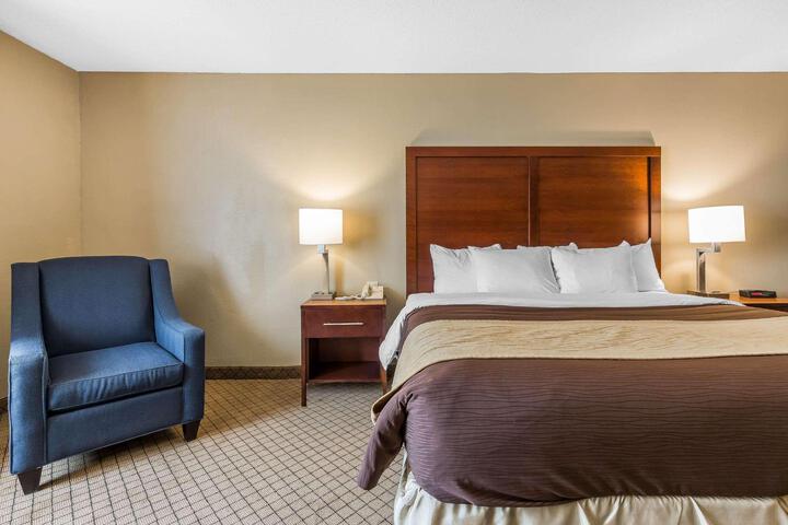 Standard | King Bed (17 of 22)