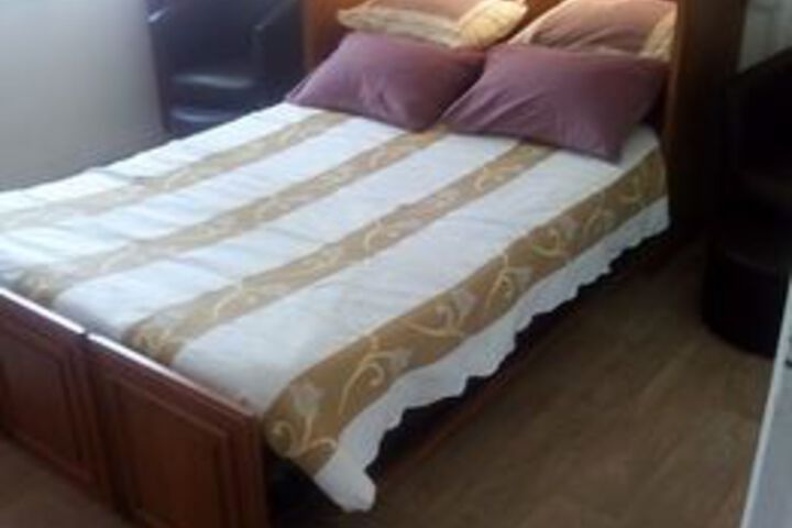 Room 8 of 27