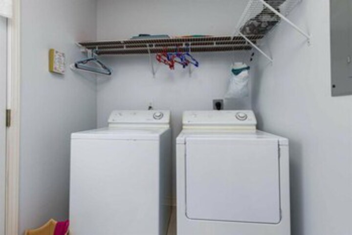 Laundry 18 of 41