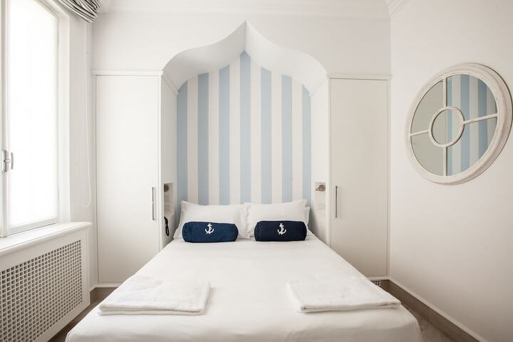 Room 40 of 89