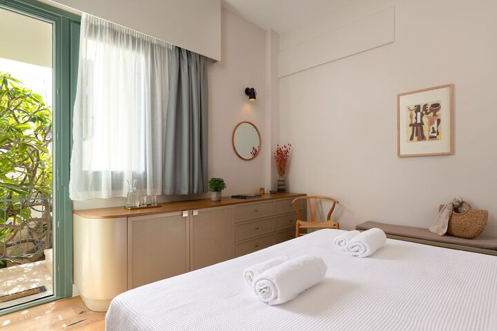 Room 9 of 40