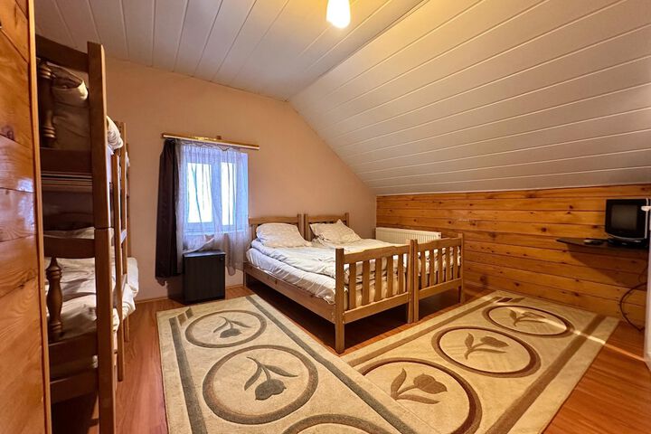 Room 22 of 32
