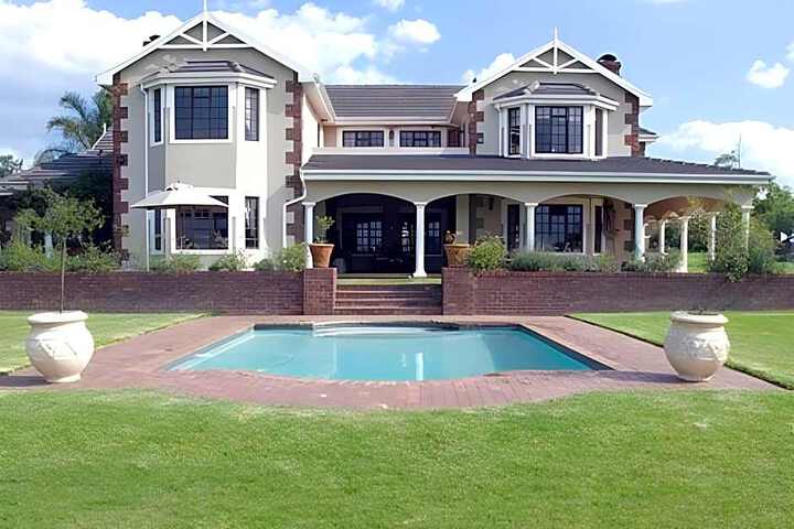 Maple Manor Guest House