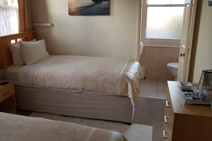 Room 8 of 60
