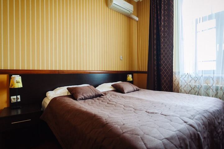 Room 9 of 35