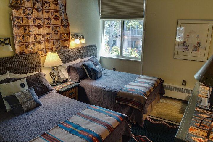 Room 8 of 302