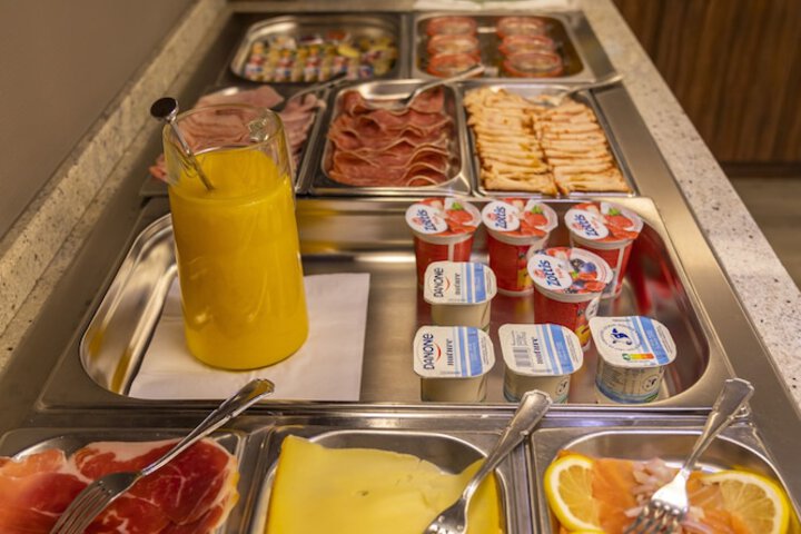 Breakfast/Coffee Service 39 of 61