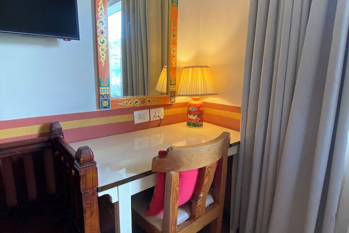 Room 71 of 214