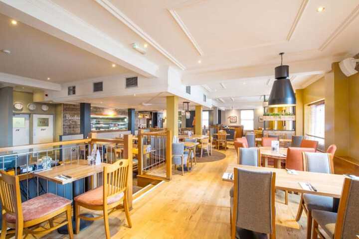 Dining 16 of 30