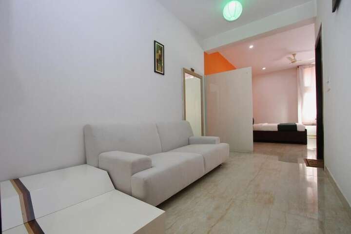 Room 13 of 26