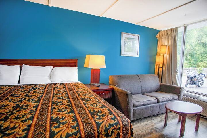 1 King Bed (7 of 12)