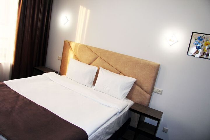 Room 14 of 28
