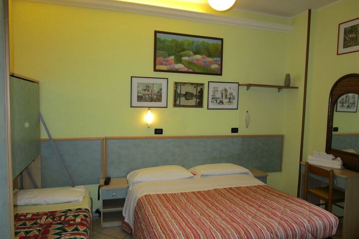 Room 5 of 38