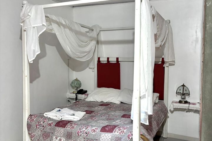 Room 32 of 71