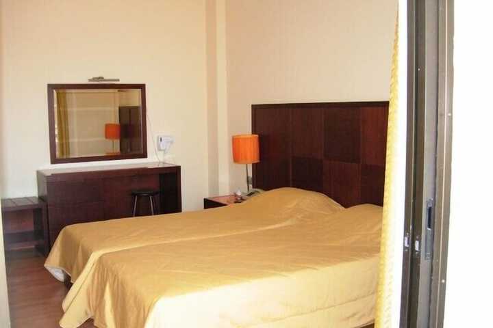 Room 10 of 52