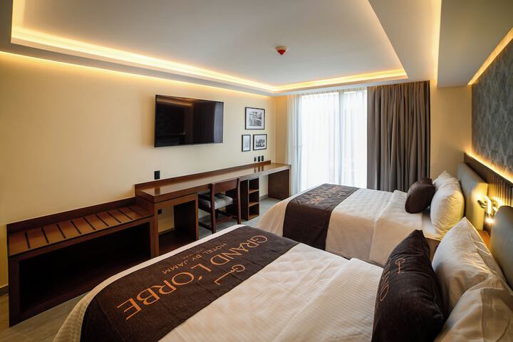 Room 10 of 19