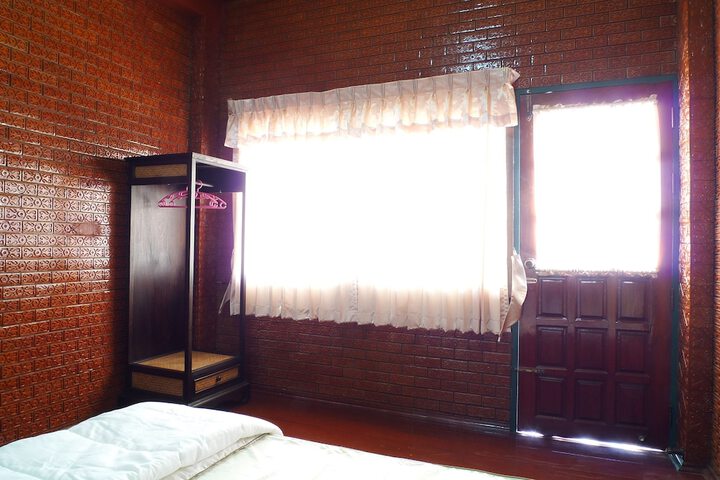 Room 24 of 32