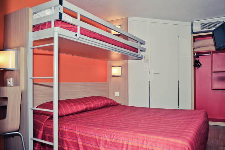 Room 5 of 44
