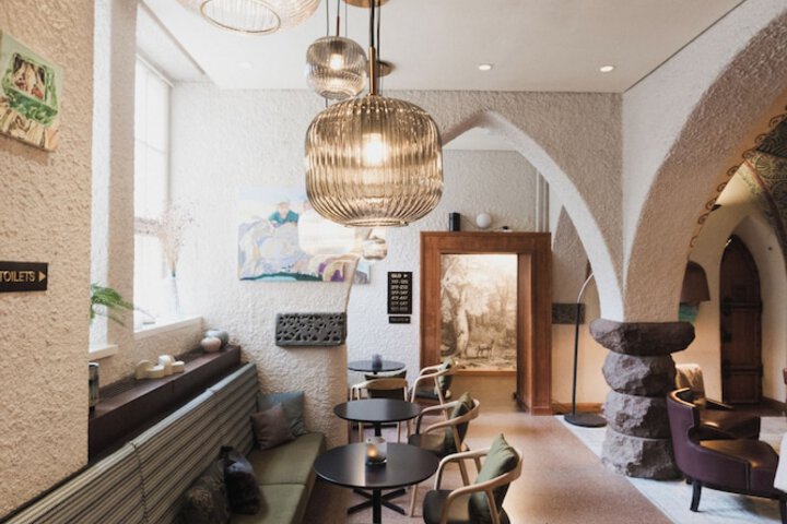 Guest Lobby