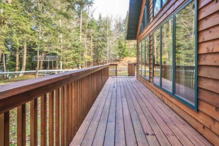 Kentuck Lake Retreat 3 Br Cottage in Eagle River, MI