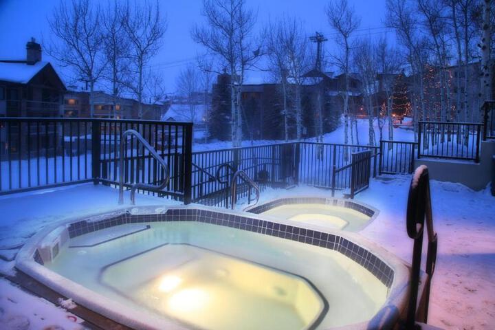 Hot tub