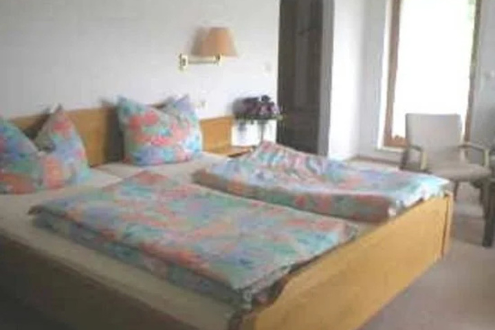 Room 2 of 4