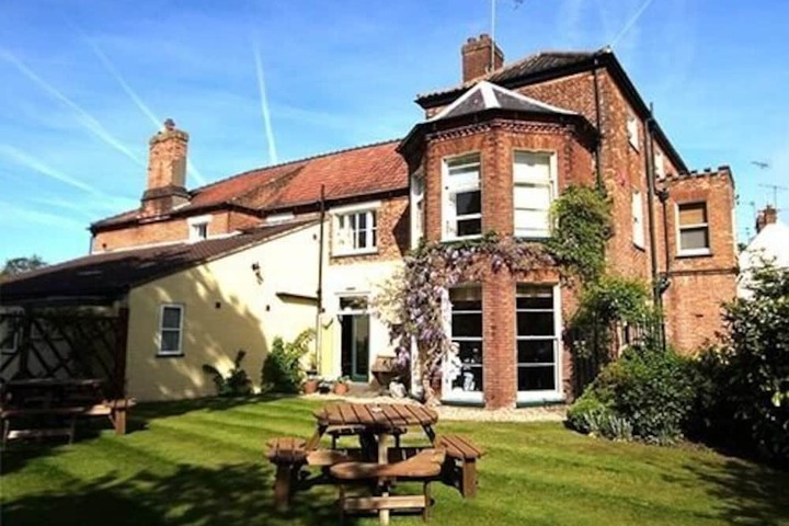 Photo 10