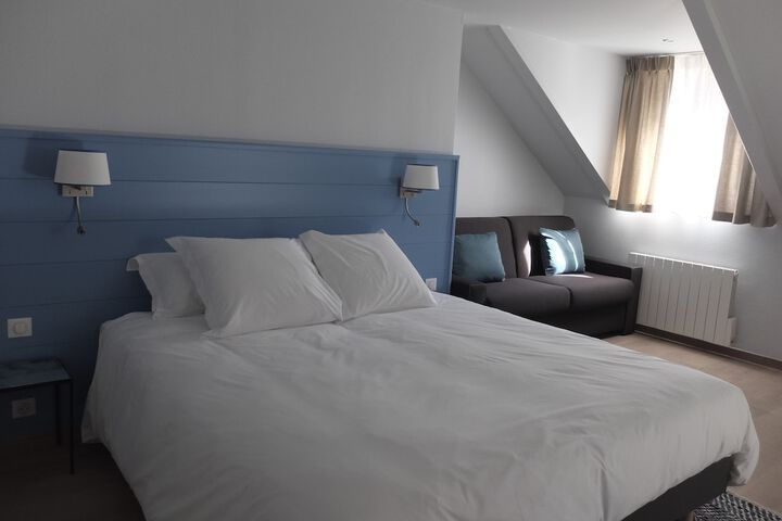 Room 4 of 130