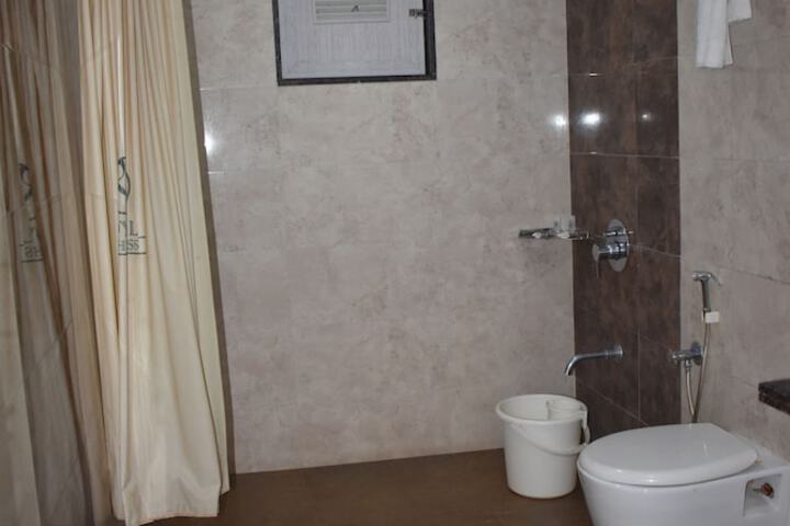 Room 20 of 27