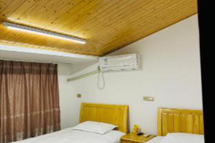 Room 14 of 14