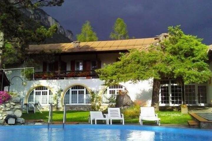 Pools & Facilities