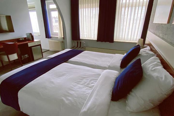 Room 44 of 72