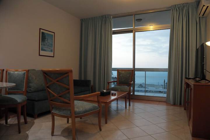 Room 12 of 88