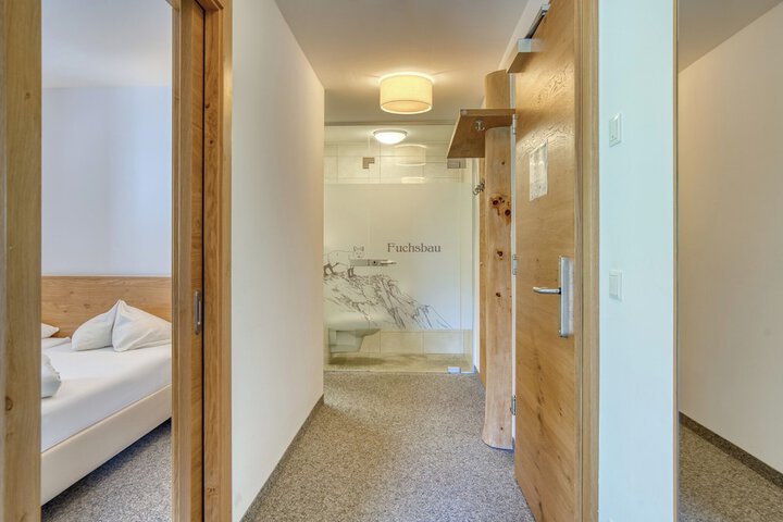 Room 47 of 172