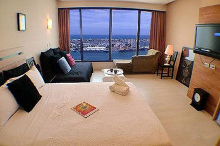 Room 13 of 20