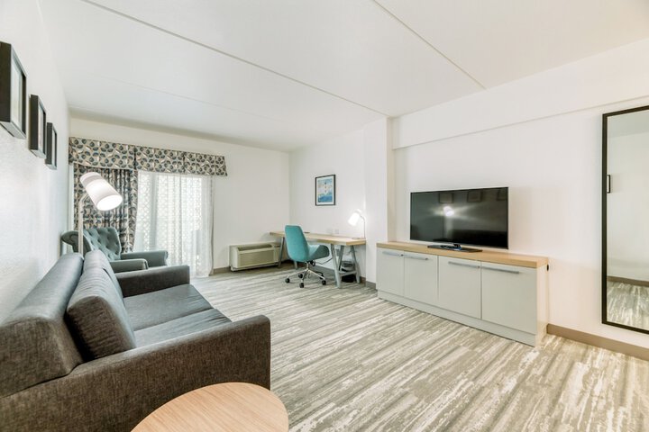 Room 25 of 73